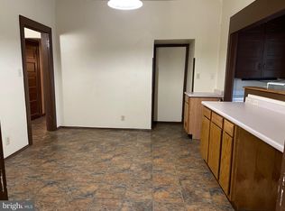 1366 W Market St FL 3, York, PA 17404