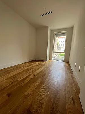 Rented by Compass | media 32