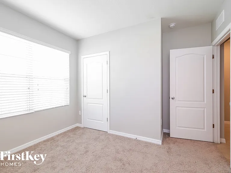 211 Bella Dr — Photo 10
