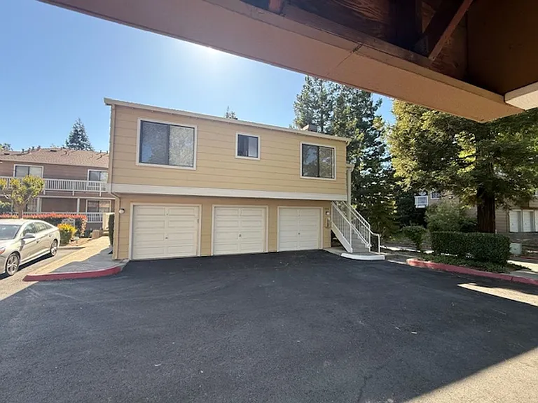 300 Mill Rd — Photo 23
