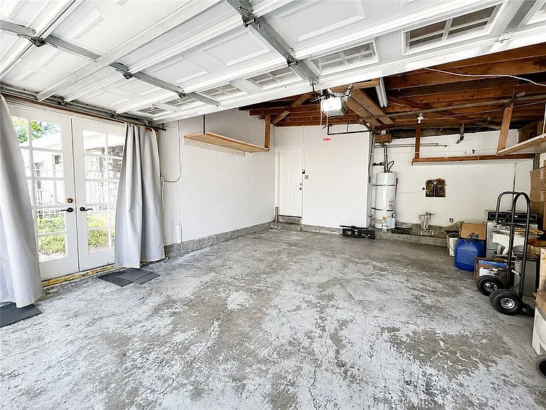 24010 Hatteras St — Photo 23