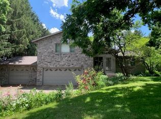 1091 Black Oak Trl, Deerfield, WI 53531