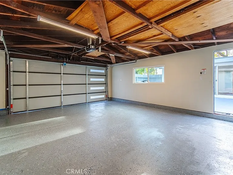 236 Mission Dr — Photo 35