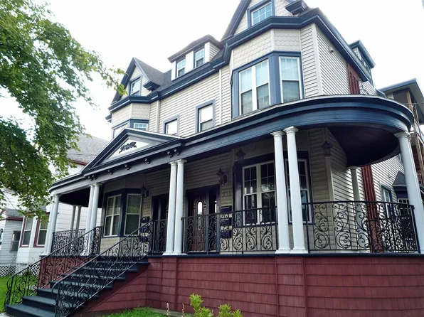 285 Quail St #3, Albany, NY 12208