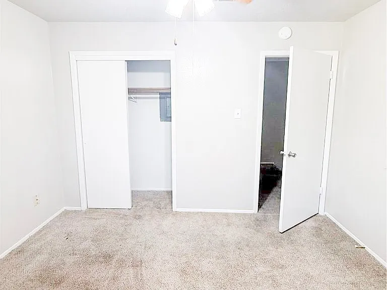 2402 Blanco Dr #B — Photo 11
