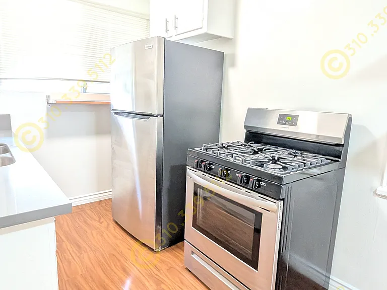 3743 Clarington Ave #9 — Photo 12