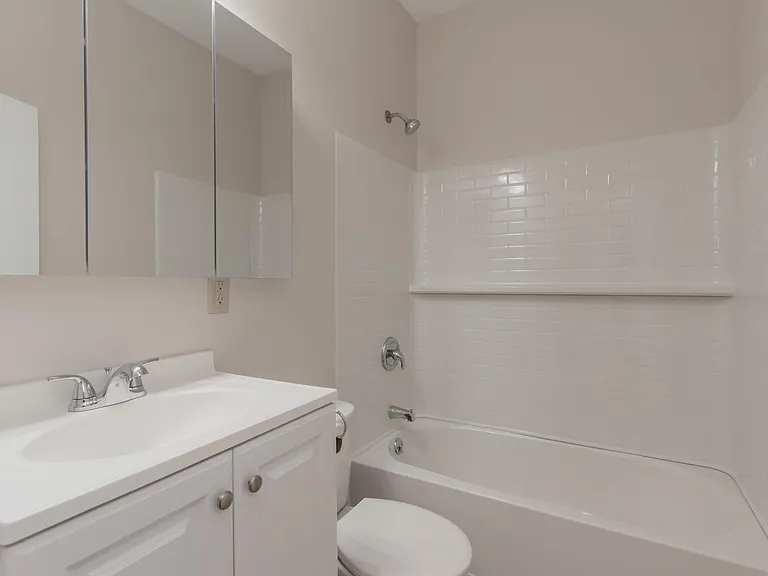 5620 Adams St — Photo 11