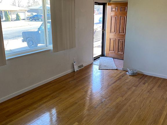 3rd image of 1527 29th Ave