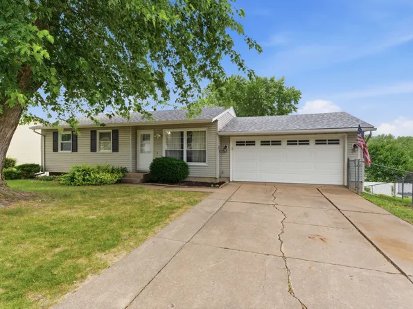 3108 Maplecrest Rd, Bettendorf, IA 52722