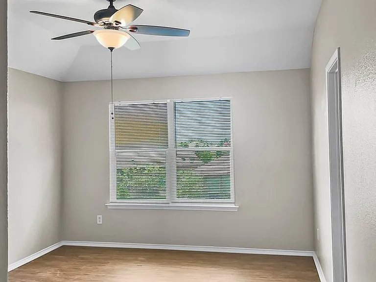 213 Long Prairie Dr — Photo 7