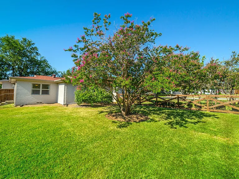 1049 Summerplace Ln — Photo 19