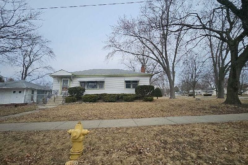 1st image of 234 E Goebel Dr