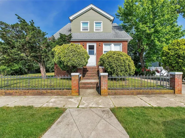 129 Parma Road, Island Park, NY 11558
