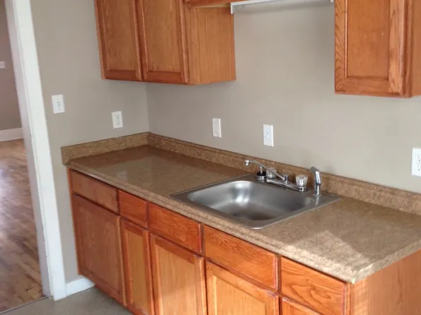 769 Miami St APT 2, Leavenworth, KS 66048