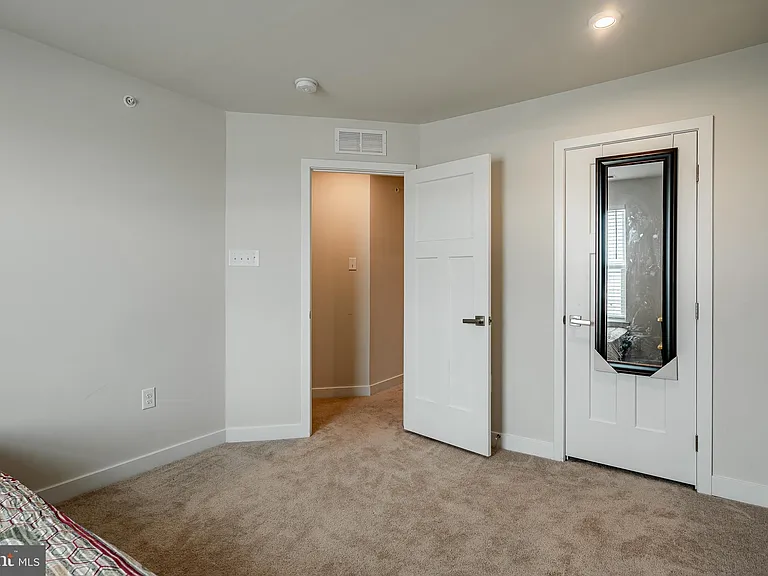 208 Chase Dr — Photo 13