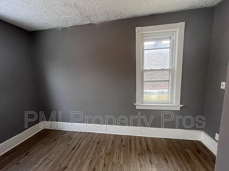 2945 N 23rd St — Photo 48