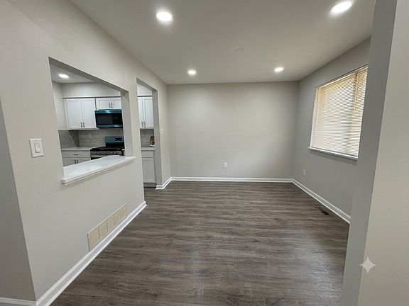 4th image of 9984 Shoshone Way