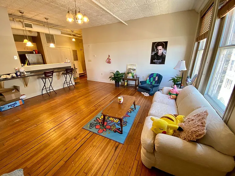 121 W Broad St — Photo 34