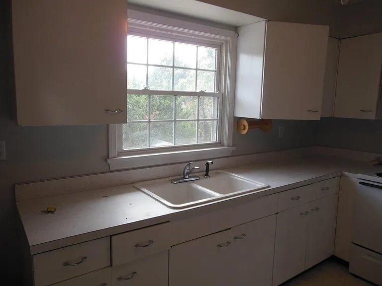 1932 Gardiner Ln #4 — Photo 4