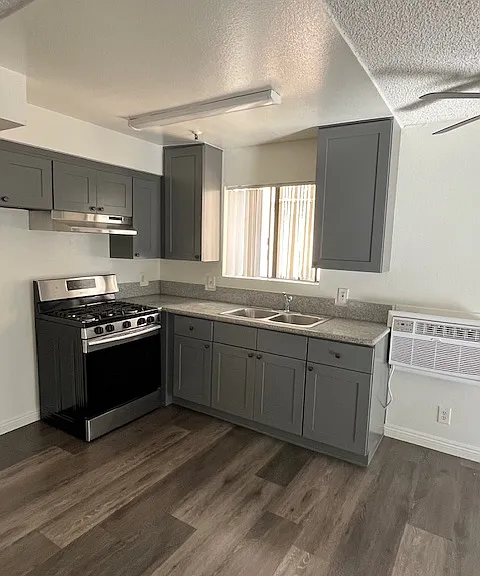 2839 Francis Ave — Photo 7