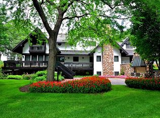 722 Midwest Club Pkwy, Oak Brook, IL