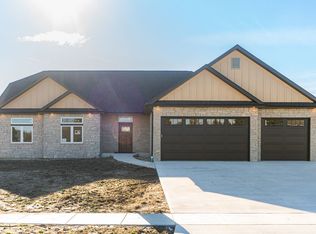 734 Independence Ave, Sycamore, IL 60178