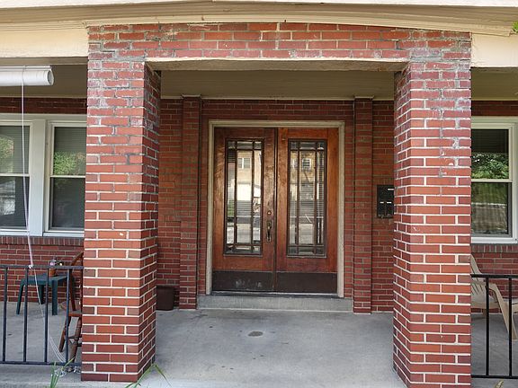 2nd image of 3884 Vine St