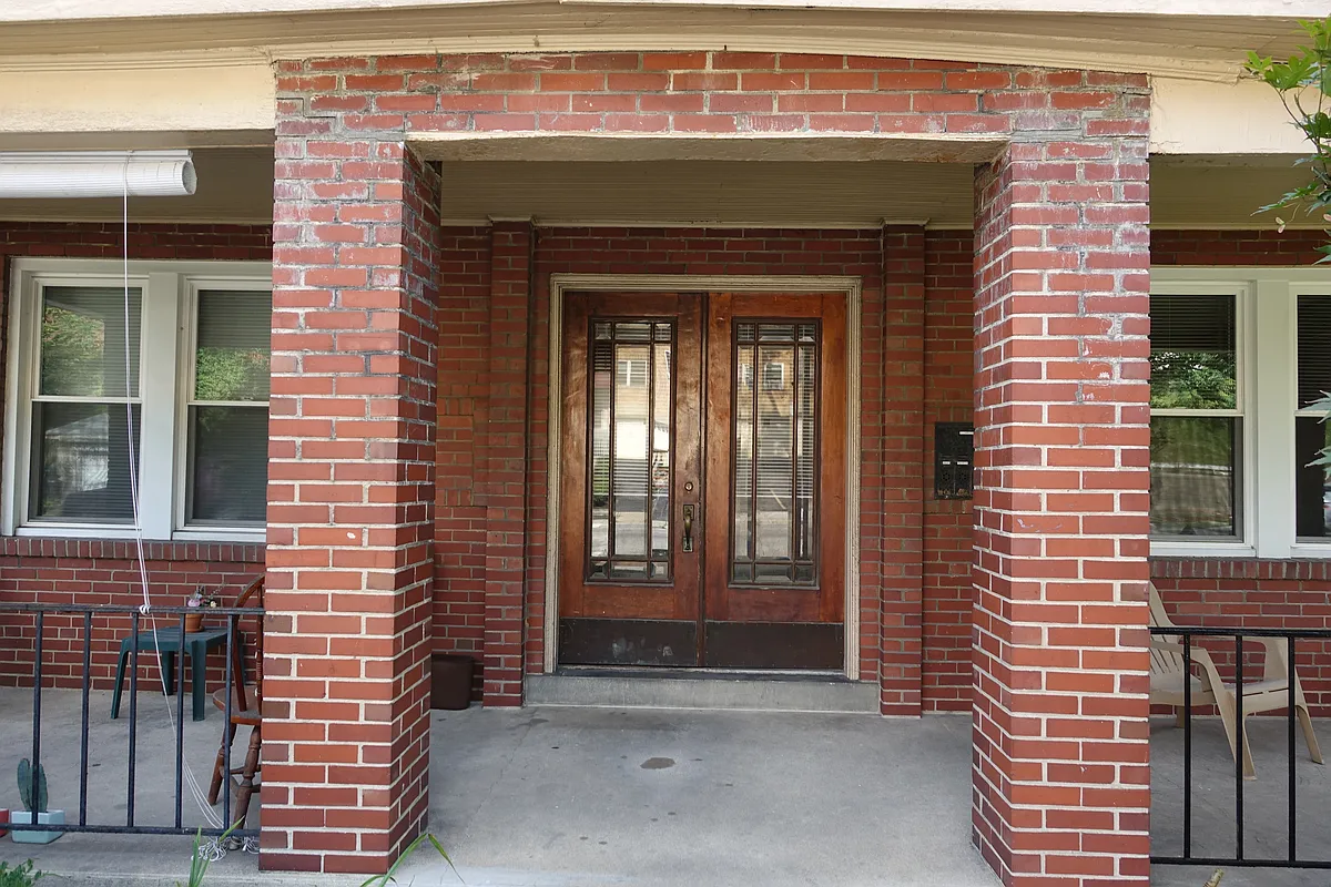 Building Photo - 3884 Vine St