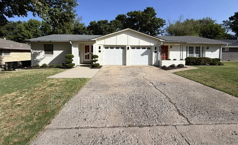 2 bed, 1.0 bath, 1185 sqft, $1,325 — Photo 1