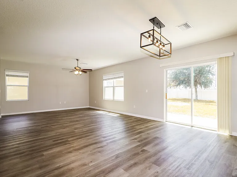 10988 Carlton Fields Dr — Photo 4