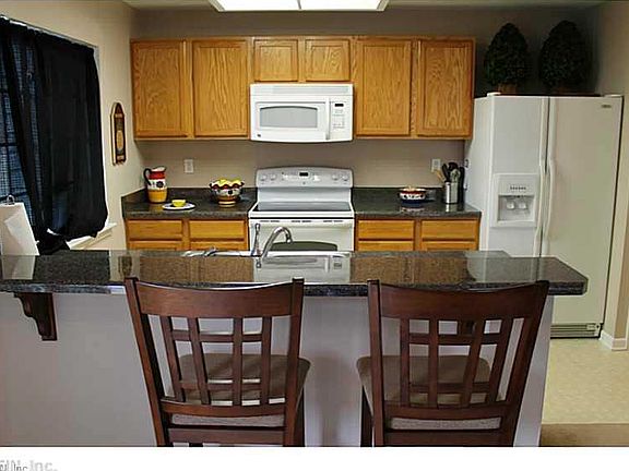 5th image of 5208 Daphne Ct
