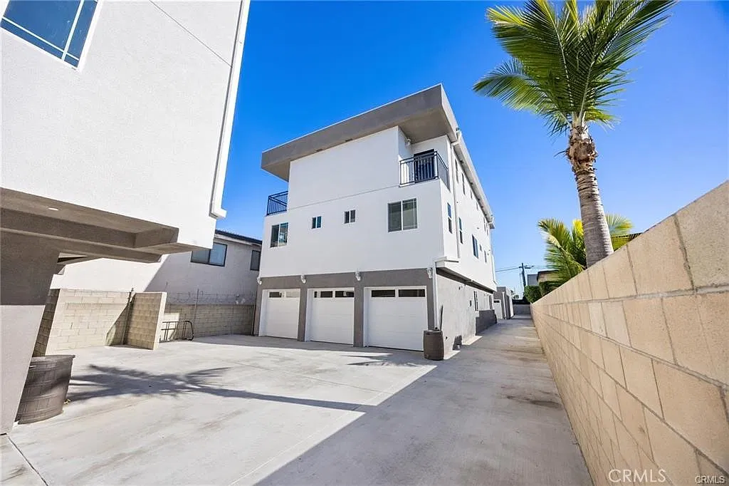 10936 S Osage Ave — Photo 4