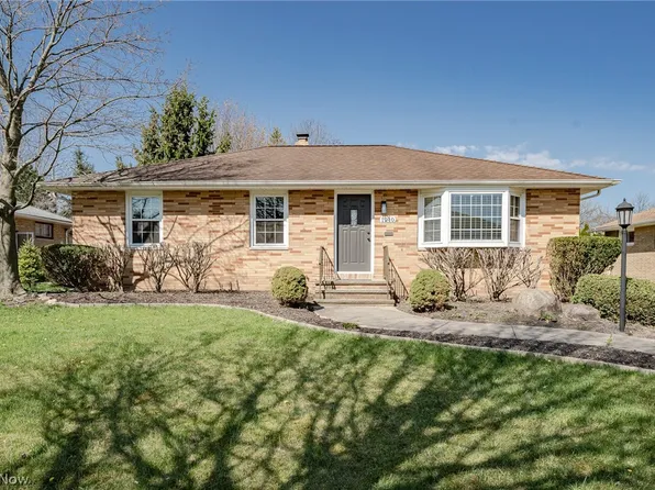 1210 Bonnie Ln, Mayfield Heights, OH 44124