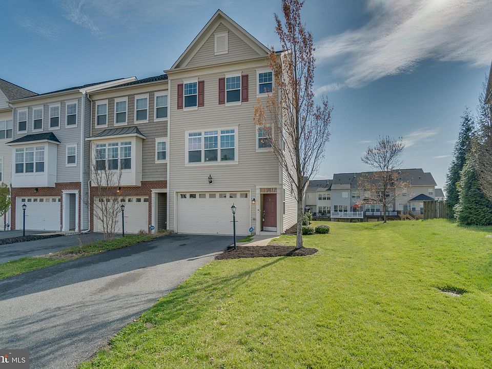 1st image of 242 Woodstream Blvd