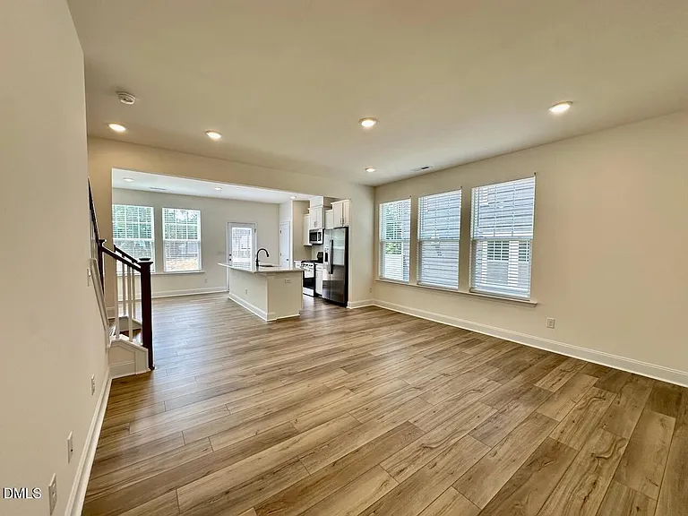 955 Kensley Grove Ln — Photo 6