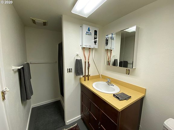 5th image of 111 E Jewett Blvd