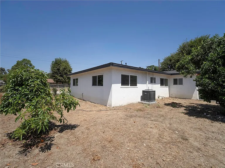 13173 McKinley Ave #FRONT HOUSE — Photo 35