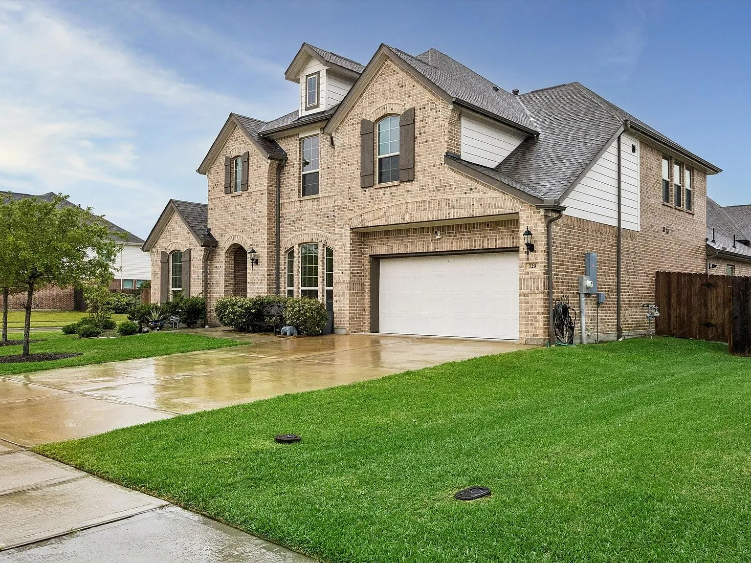 4 bed, 3.0 bath, 3021 sqft, $3,800 — Photo 2