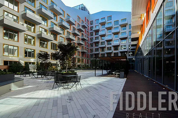 Rented by The KCI Group | media 33