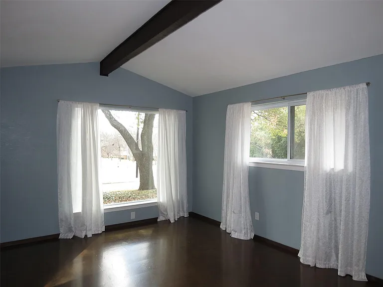 10505 Swallow Ln — Photo 14