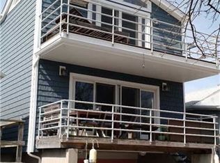 2 B First St, Bayville, NY 11709