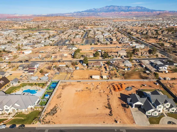 3670 S St, Saint George, UT 84790