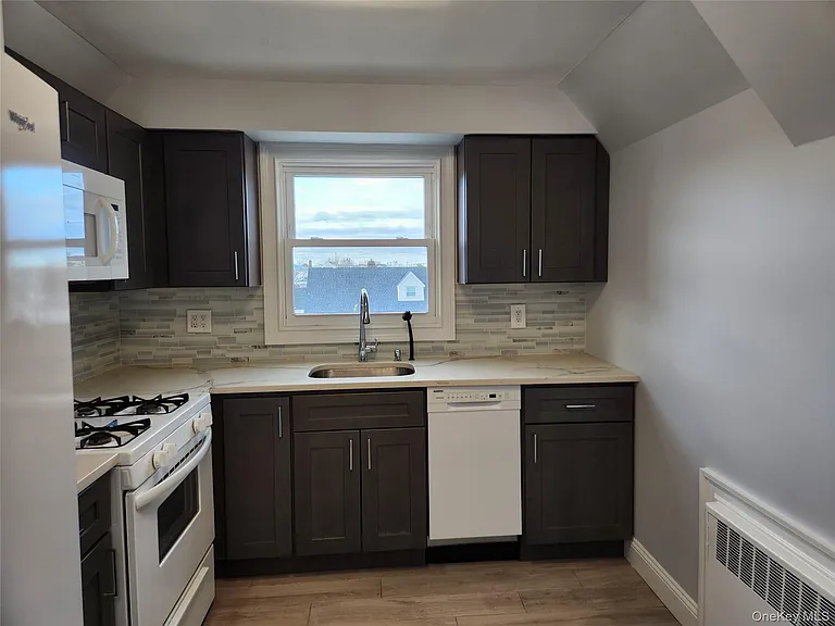 61 Roosevelt Blvd #3 — Photo 3