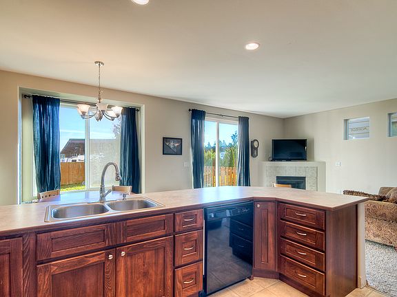 5th image of 18713 97th Avenue Ct E