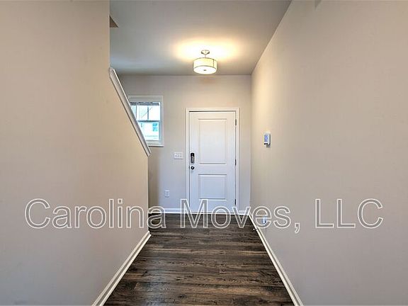 2nd image of 32 Apricot Ln