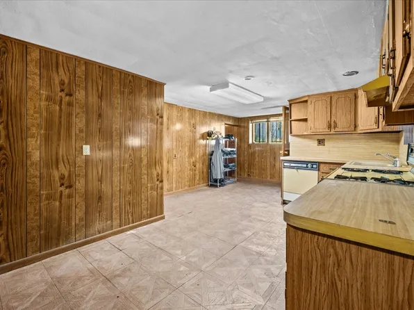 1344 East 64th Street image 10 of 27