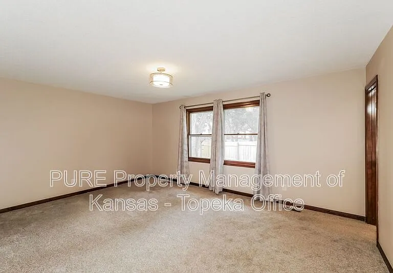2605 SW Osborn Rd — Photo 18