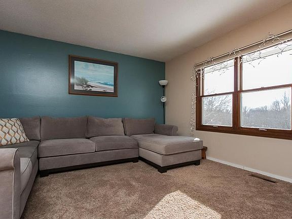 3rd image of 278 Brentwood Pl NE