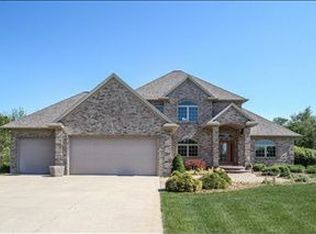 8620 Pleasant Meadows Dr NE, Rockford, MI 49341