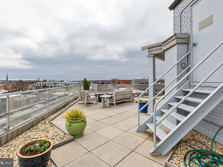 815 King St #5A — Photo 17